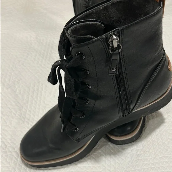 Dr scholls Black Lace-Up Ankle Boots, zip on side - Picture 2 of 7